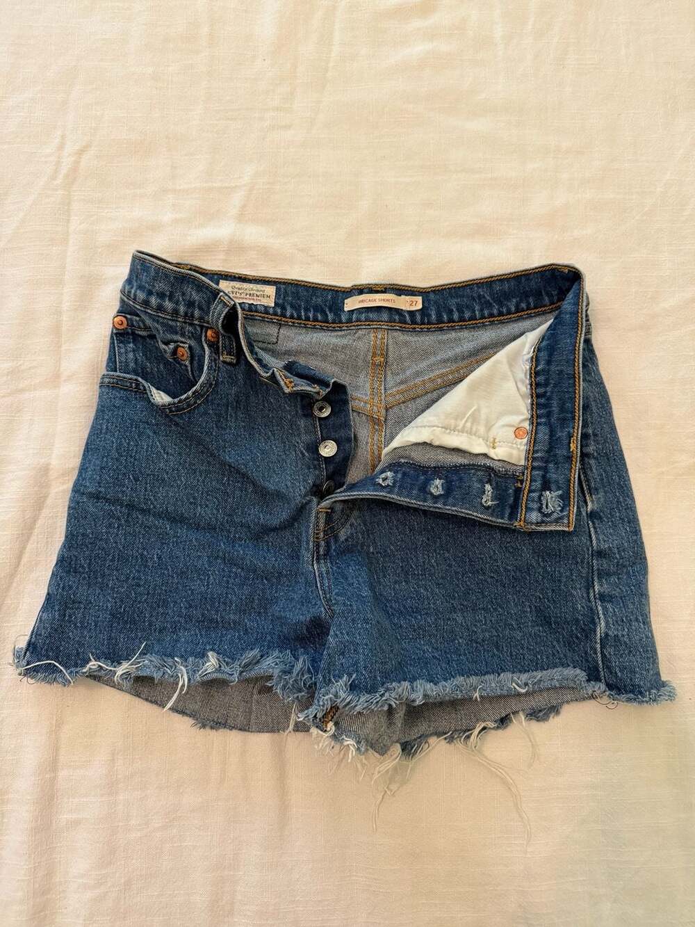 Levi's Premium Ribcage Shorts Size 27